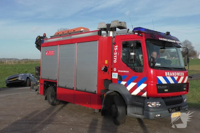 Voertuig belandt in greppel