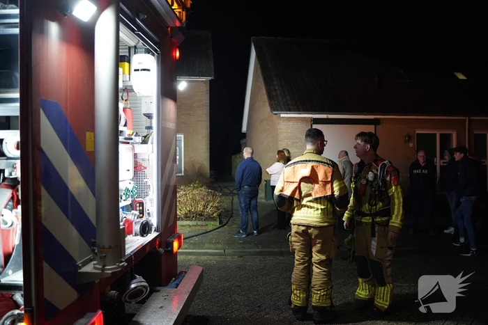 Brandende tafel in woning