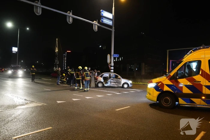 Gewonden en flinke schade na aanrijding