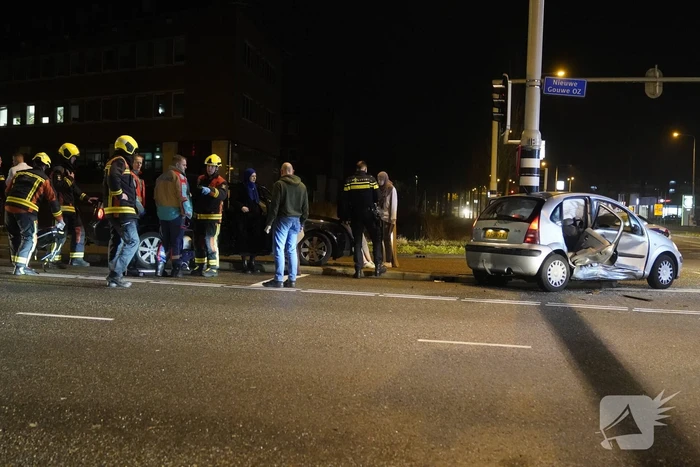Gewonden en flinke schade na aanrijding