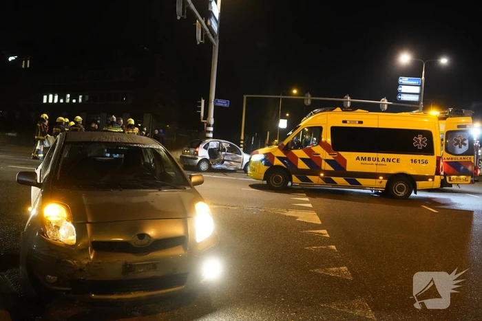 Gewonden en flinke schade na aanrijding