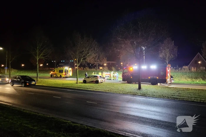 Auto slaat over de kop bij ongeval
