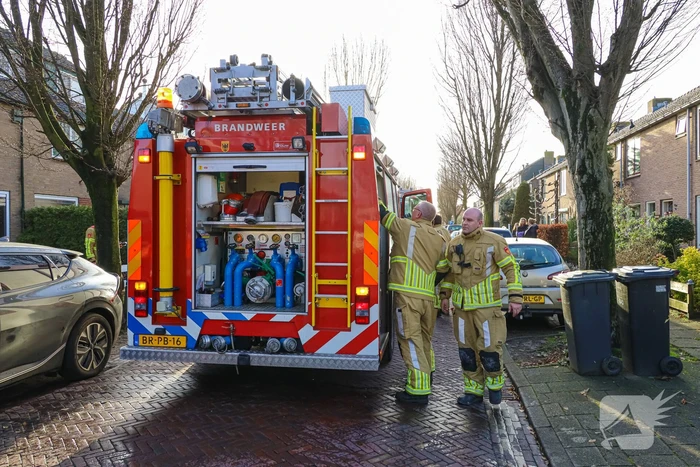 Stopcontact vliegt in brand door kortsluiting