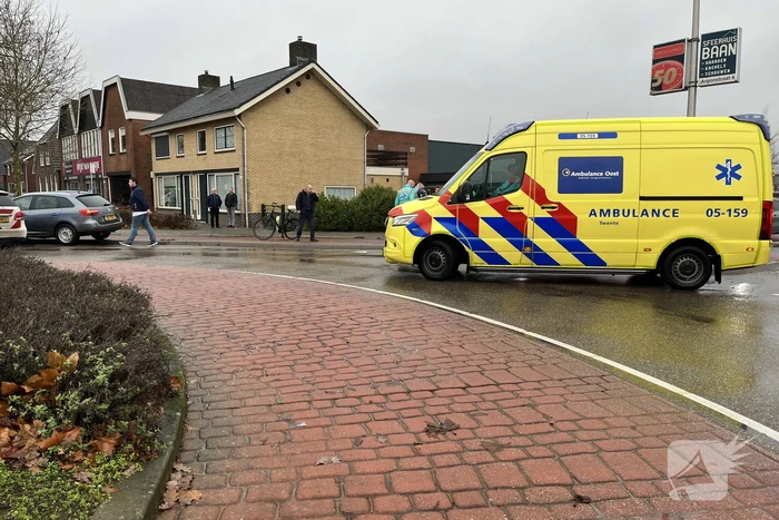 Automobilist en fietser in botsing op rotonde