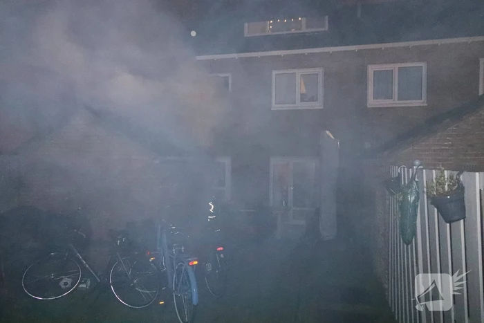 Veel rook bij brand in schuur
