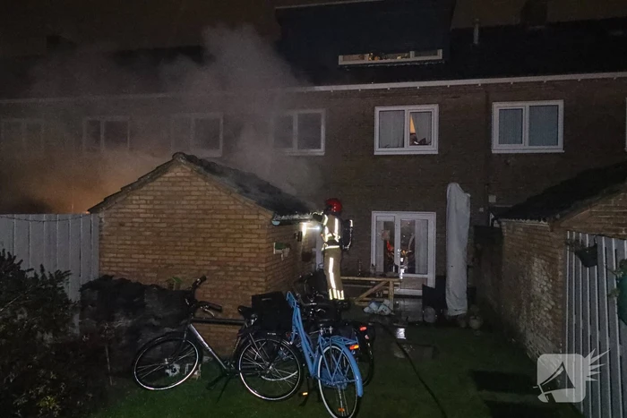 Veel rook bij brand in schuur