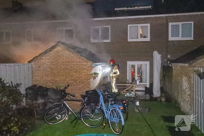 Veel rook bij brand in schuur