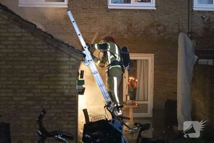 Veel rook bij brand in schuur