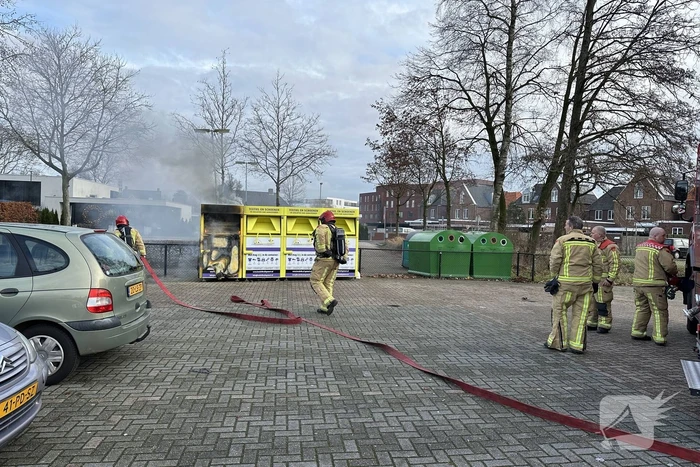 Textielcontainer uitgebrand