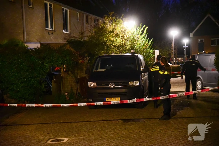 Groot onderzoek naar aantreffen overleden man in woning
