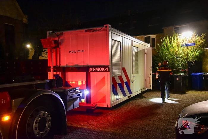 Groot onderzoek naar aantreffen overleden man in woning