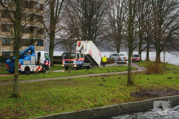 Groot onderzoek naar aantreffen overleden persoon in Sloterplas
