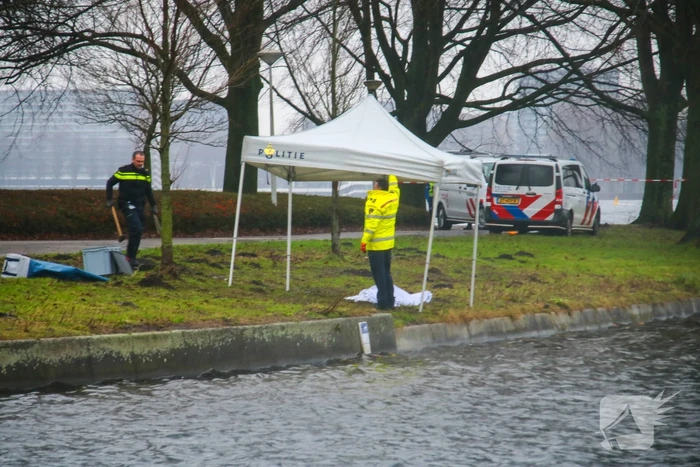 Groot onderzoek naar aantreffen overleden persoon in Sloterplas