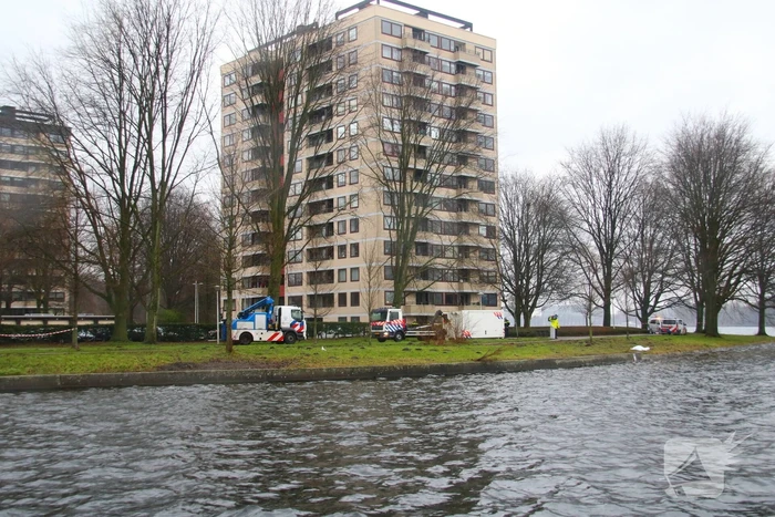 Groot onderzoek naar aantreffen overleden persoon in Sloterplas