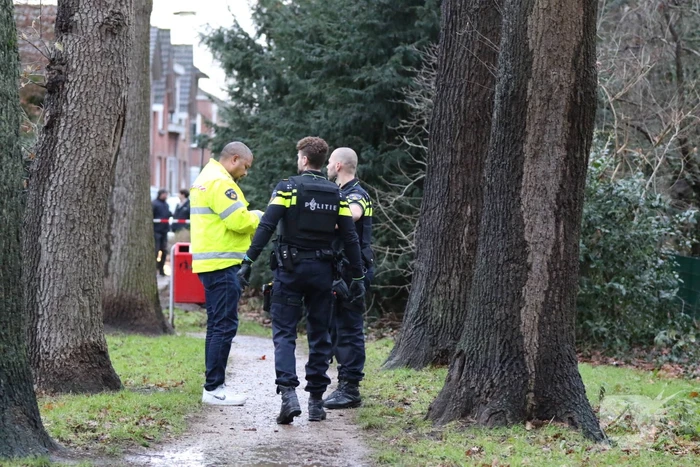 Overleden persoon aangetroffen na melding van overval, persoon aangehouden
