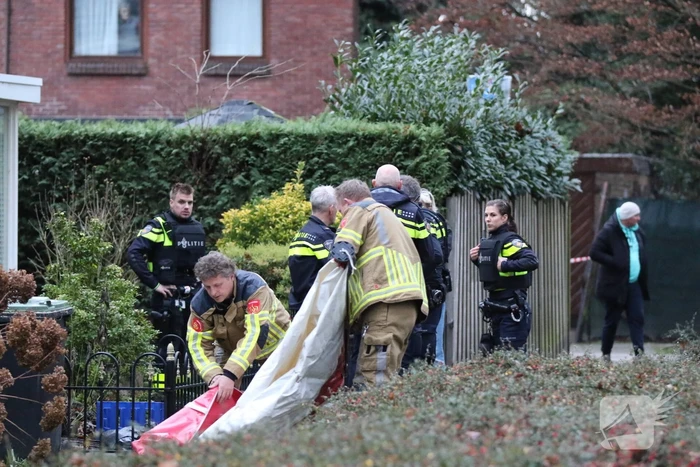 Overleden persoon aangetroffen na melding van overval, persoon aangehouden