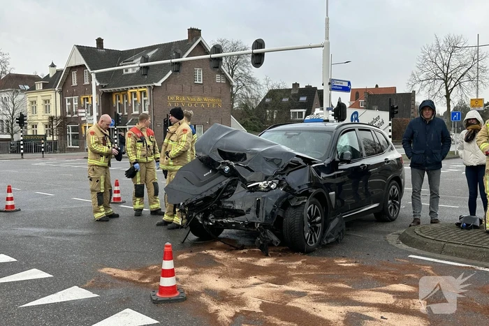 Veel schade bij ongeval op kruising