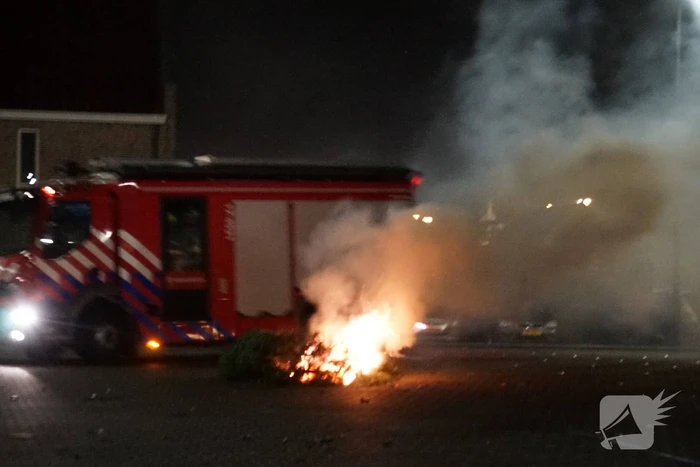 Kerstbomen in brand gestoken