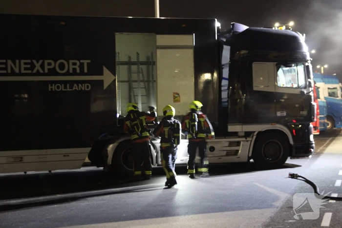 Brand in vrachtwagen snel onder controle