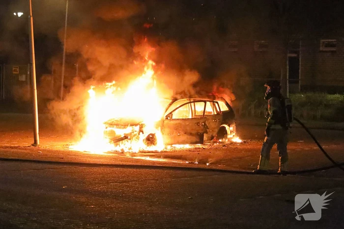 Personenwagen op parkeerplaats Monkey Town verwoest