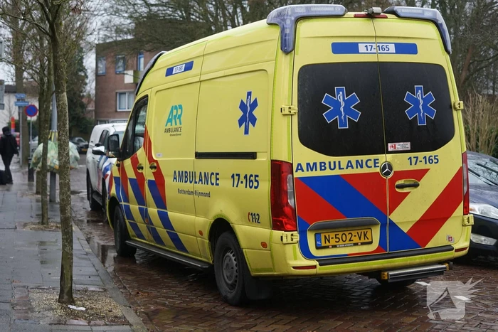 Diefstal en mishandeling in woning