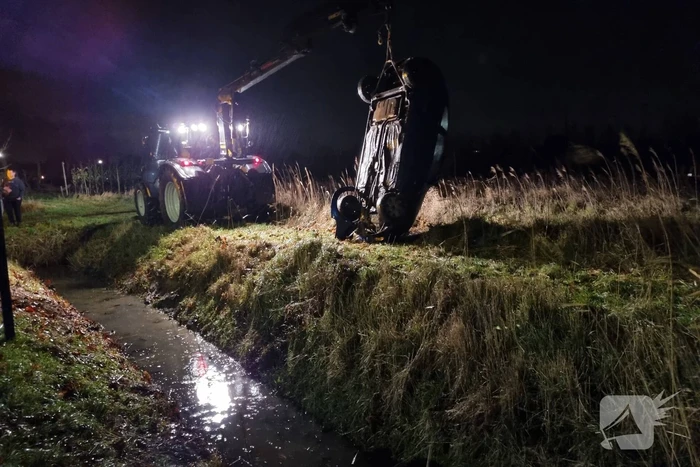 Dronken automobilist belandt in de sloot