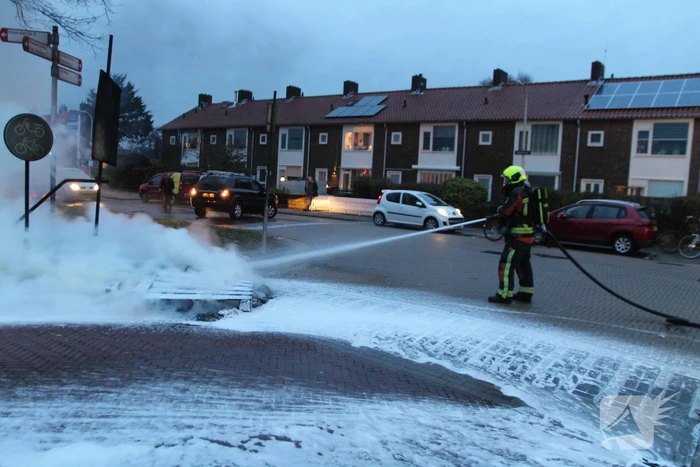 Stapel pallets in brand gestoken