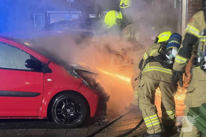 Vuurwerk veroorzaakt autobrand