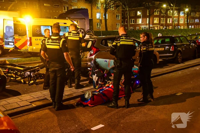 Gewonde nadat auto over de kop slaat