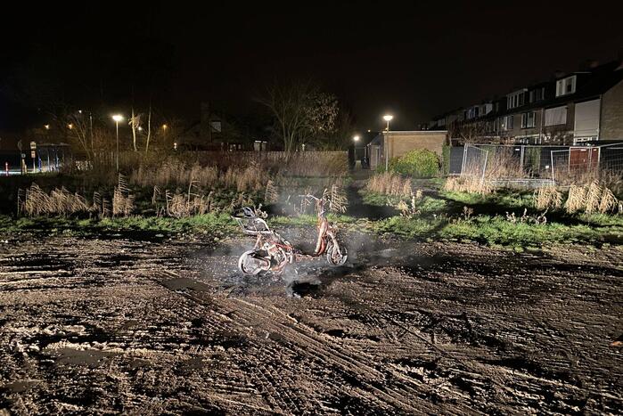 Scooter volledig uitgebrand