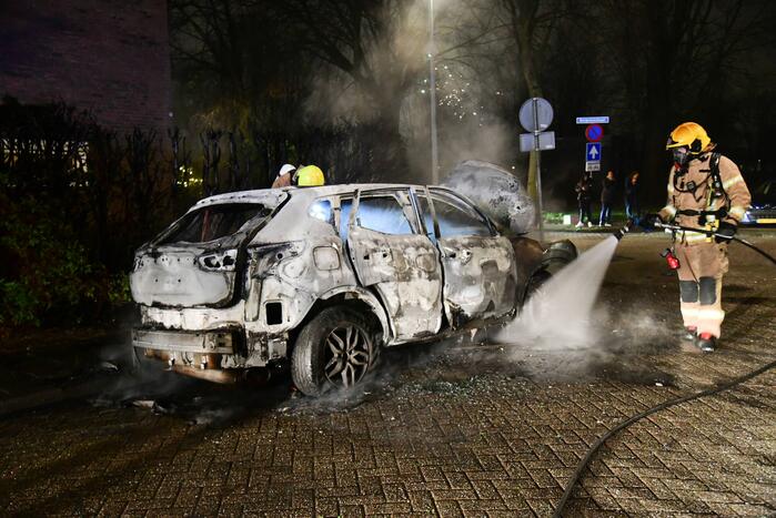 Personenauto verwoest door brand