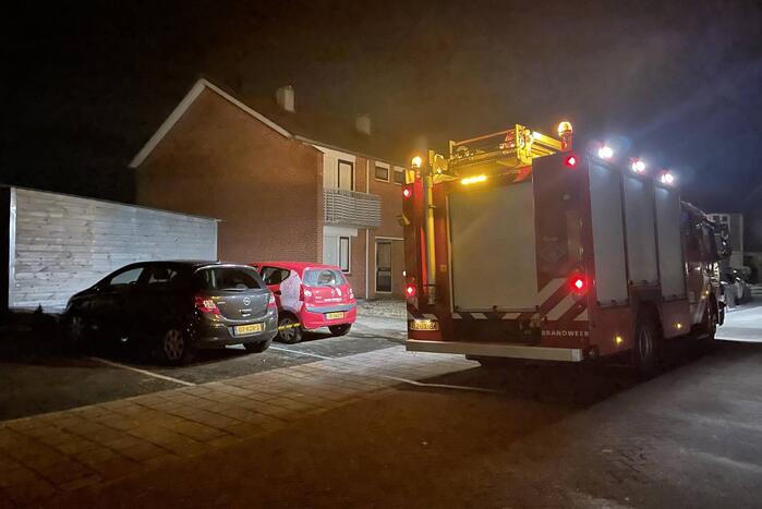 Brandweer blust buitenbrand