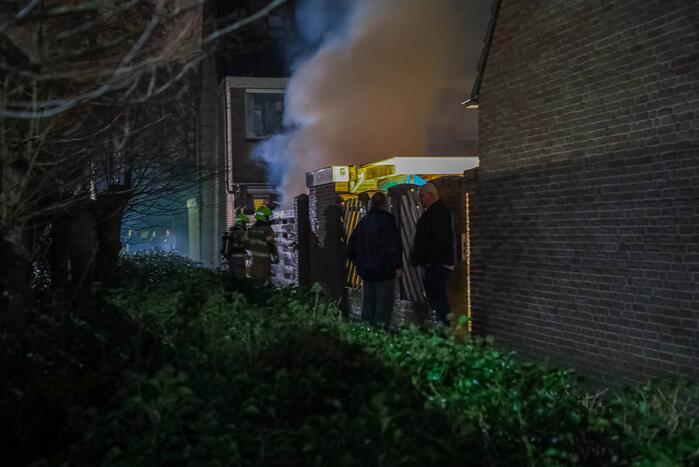 Uitslaande brand in schuur van woning