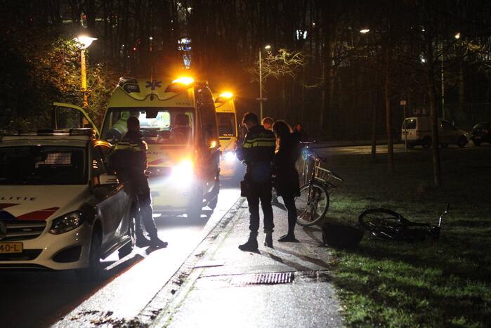 Omstander valt flauw door ongeval met fietser