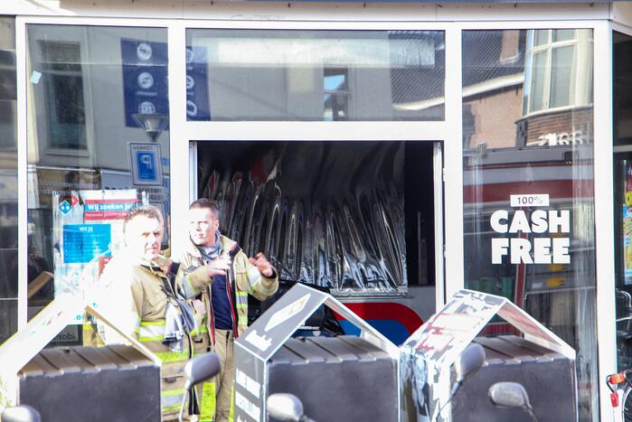 Veel rook bij grote brand in garage