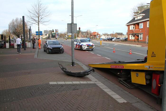 Frontale aanrijding tussen twee voertuigen