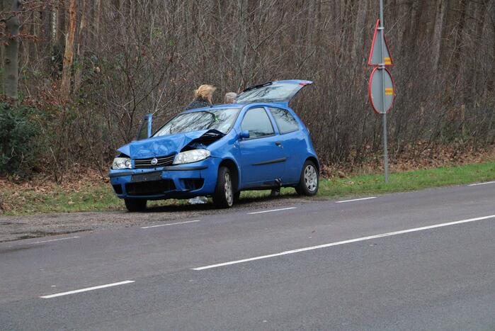 Twee auto's op elkaar geklapt