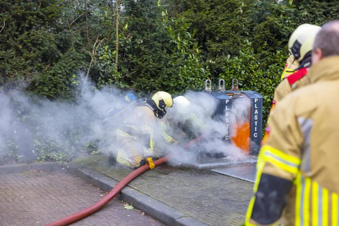 Brand ontstaan in ondergrondse plastic container