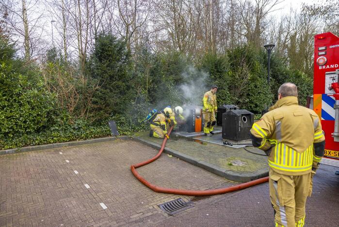 Brand ontstaan in ondergrondse plastic container
