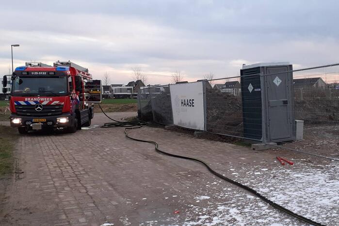 Brand ontstaan in bouwkeet