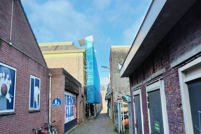 Steigerdeel losgekomen door harde wind