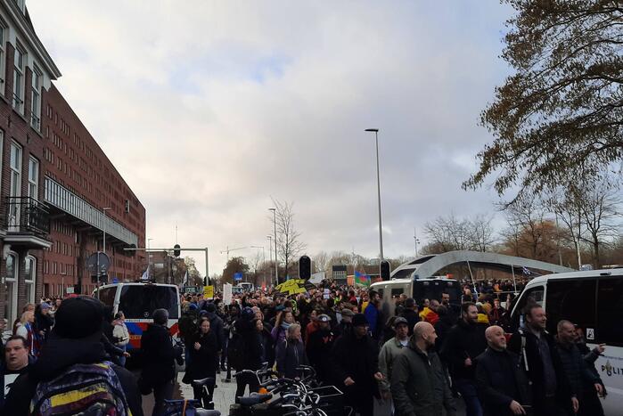 Duizenden demonstranten aanwezig bij Westerpark