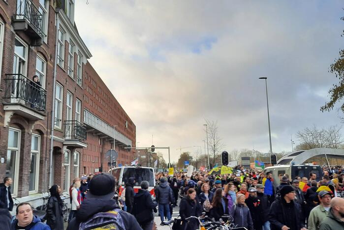 Duizenden demonstranten aanwezig bij Westerpark