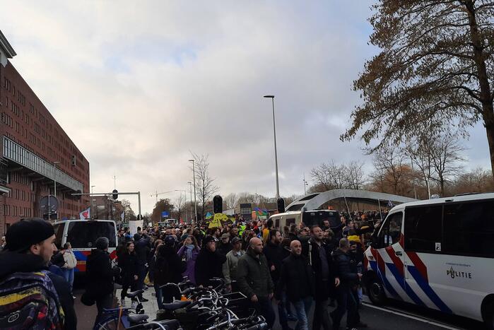 Duizenden demonstranten aanwezig bij Westerpark