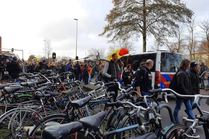 Duizenden demonstranten aanwezig bij Westerpark