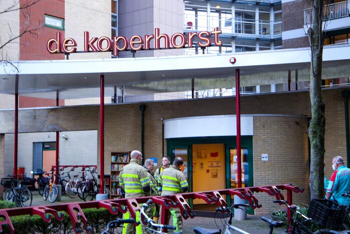 Brand in liftmachinekamer op elfde etage de Koperhorst