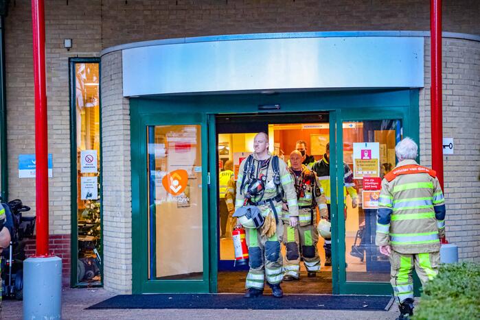 Brand in liftmachinekamer op elfde etage de Koperhorst