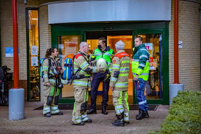 Brand in liftmachinekamer op elfde etage de Koperhorst