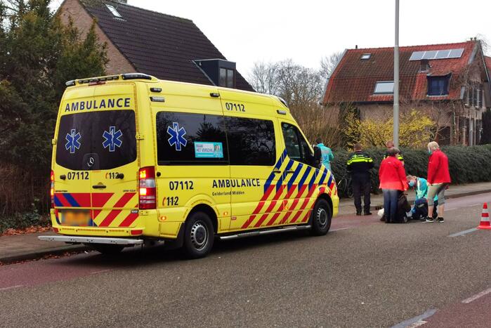 Vrouw op e-bike valt en raakt gewond