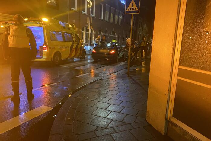 Voetganger aangereden op zebrapad